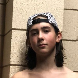 Meet your Posher, Dakota